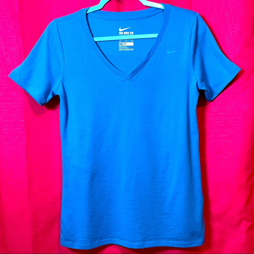 NIKE DRI FIT ATHLETIC CUT BLUE TEE SIZE M